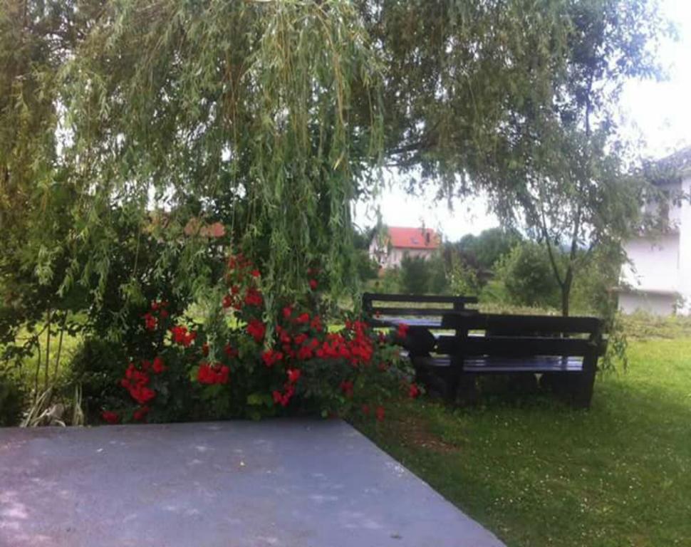 Guest House First Stop Rakovica Eksteriør bilde