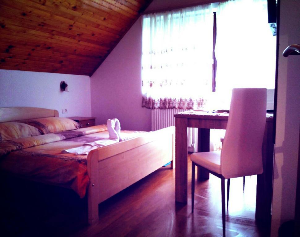 Guest House First Stop Rakovica Eksteriør bilde