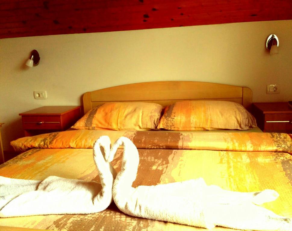 Guest House First Stop Rakovica Eksteriør bilde