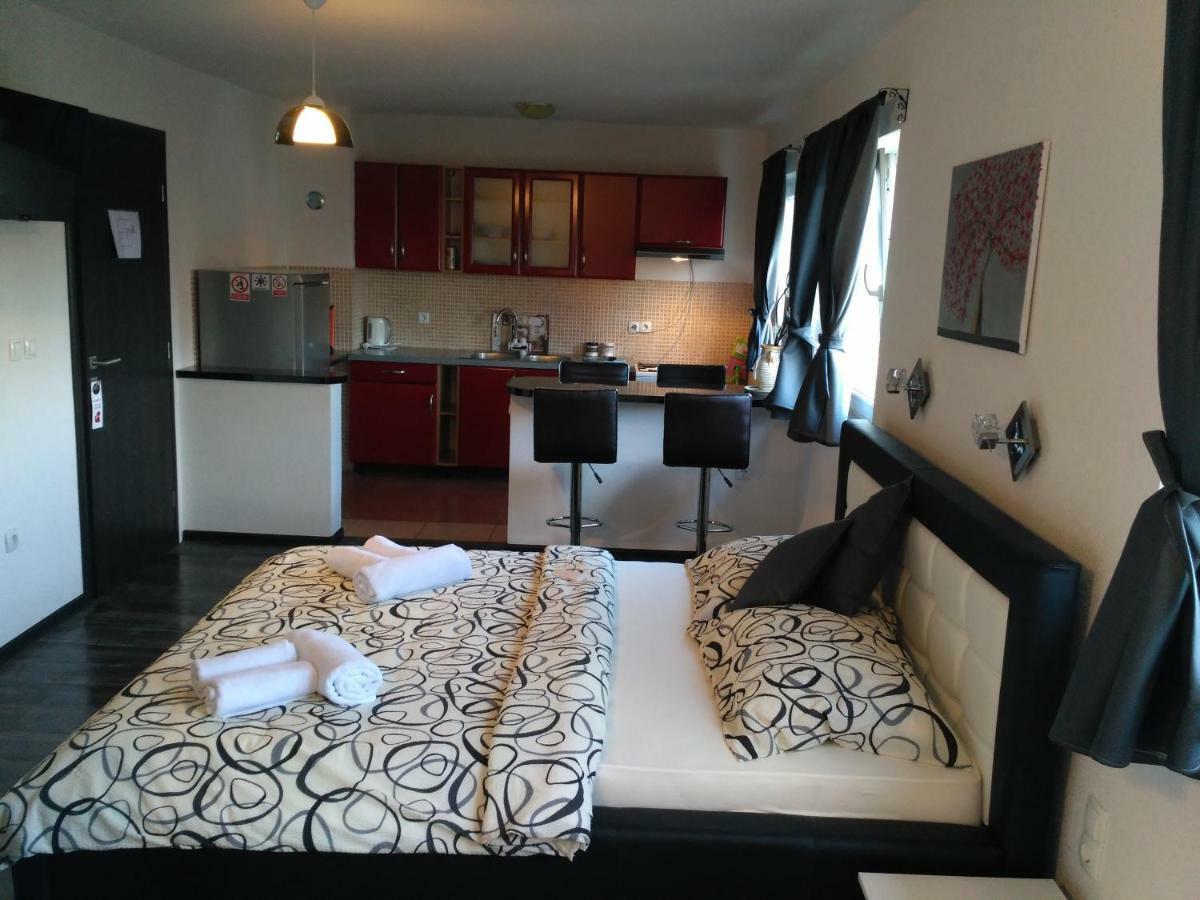 Guest House First Stop Rakovica Eksteriør bilde