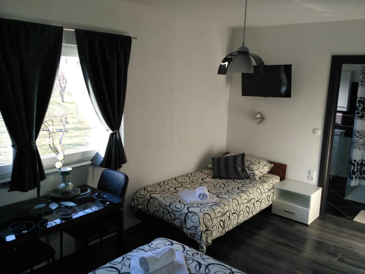 Guest House First Stop Rakovica Eksteriør bilde