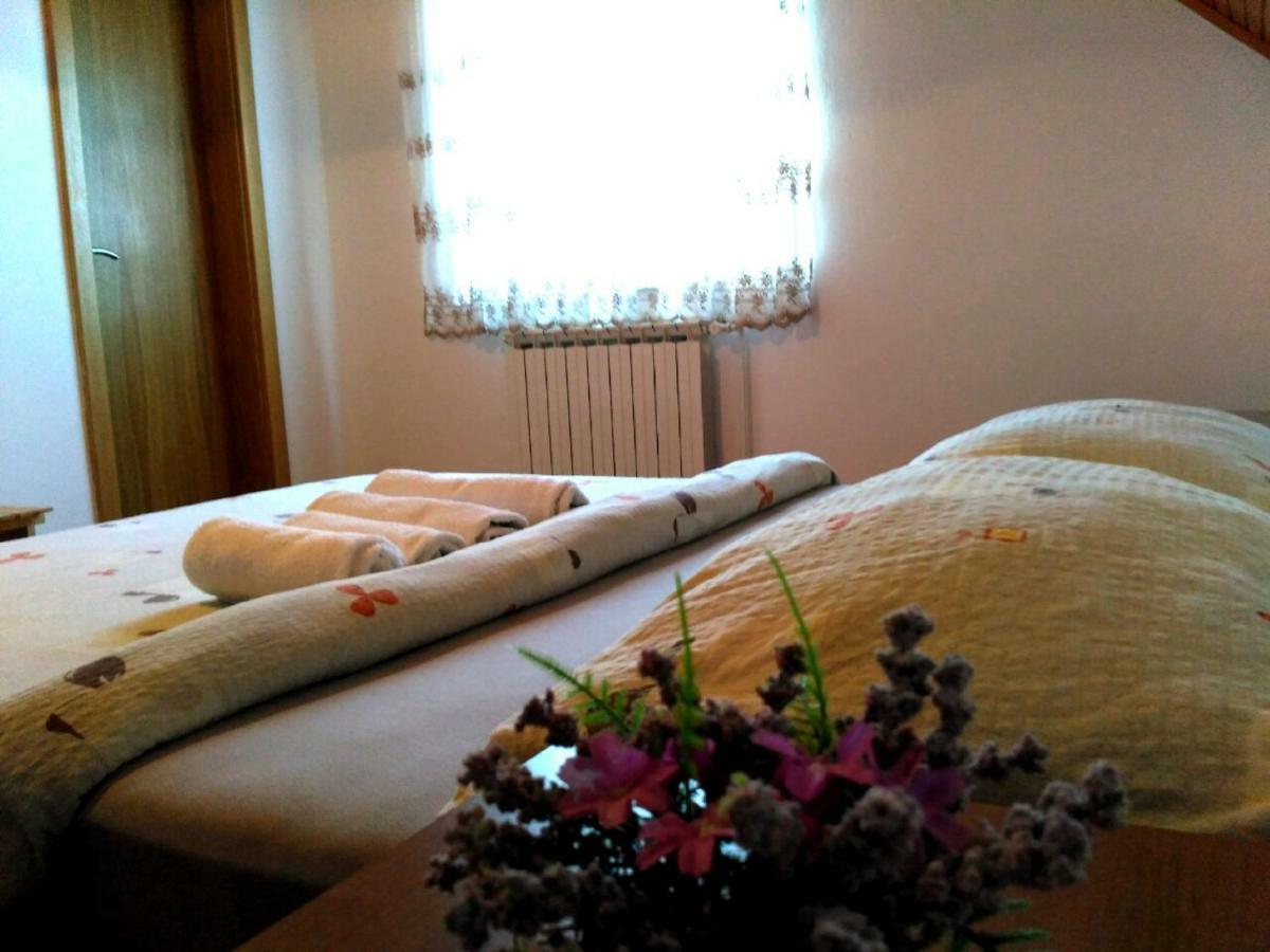 Guest House First Stop Rakovica Eksteriør bilde